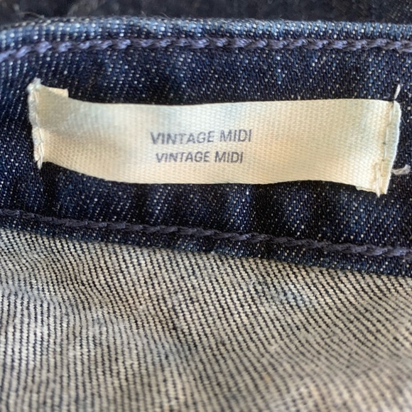 Universal Thread dark wash jean shorts size 2/26 - Picture 4 of 4